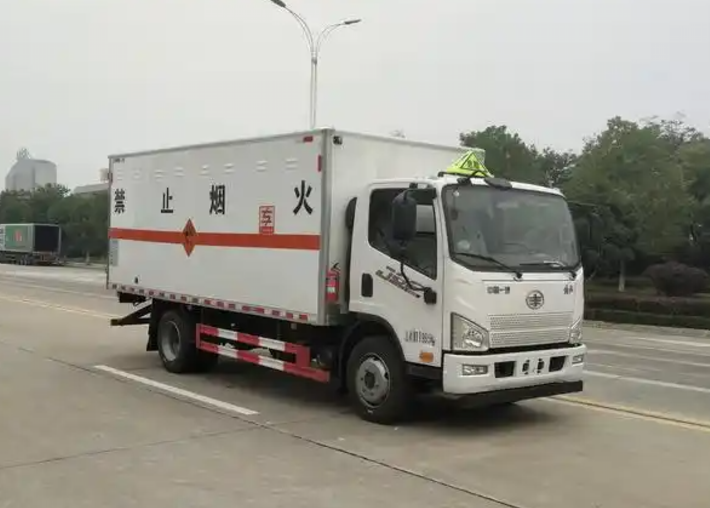 六弓乡爆破器材运输车可以上高速吗？
